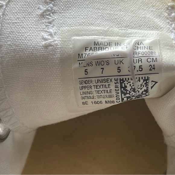 Converse Women’s size 7 men’s size 5 - Picture 3 of 6